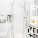 Silverton Deluxe Renovated Center شقة *