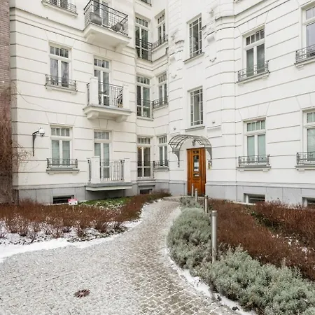 Silverton Studio Deluxe Renovated City Center Apartment *
