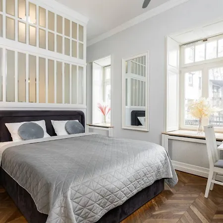 Apartment Silverton Studio Deluxe Renovated City Center Warsaw