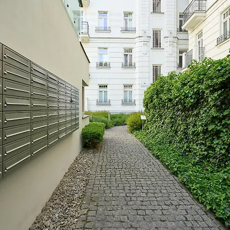 Silverton Deluxe Renovated Center ワルシャワ